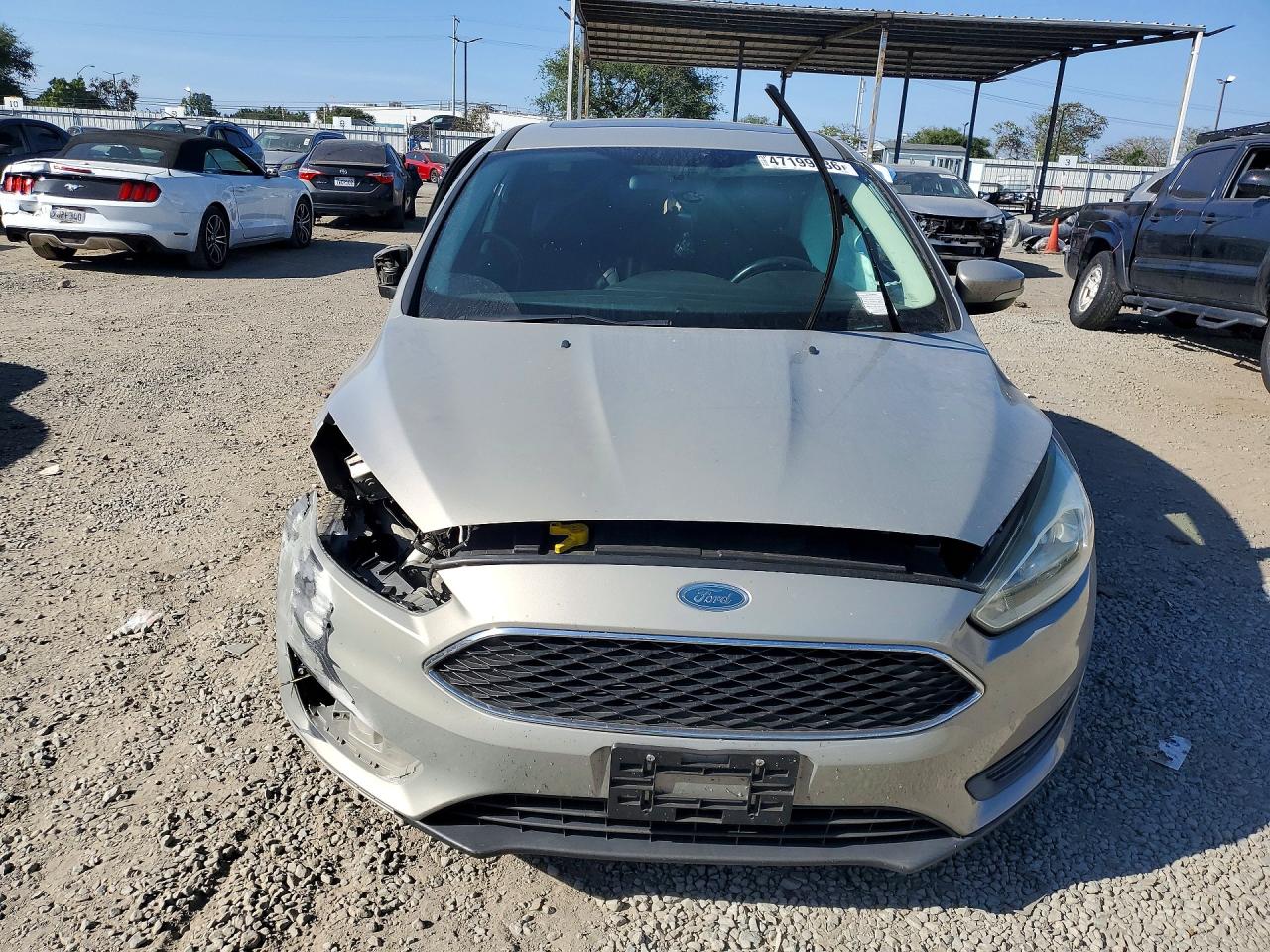 2015 FORD FOCUS SE photo 5