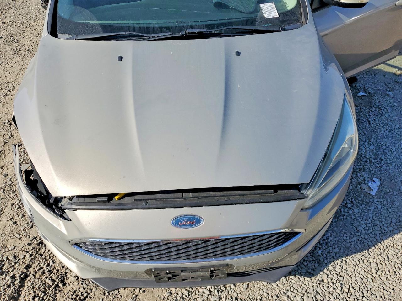 2015 FORD FOCUS SE photo 11