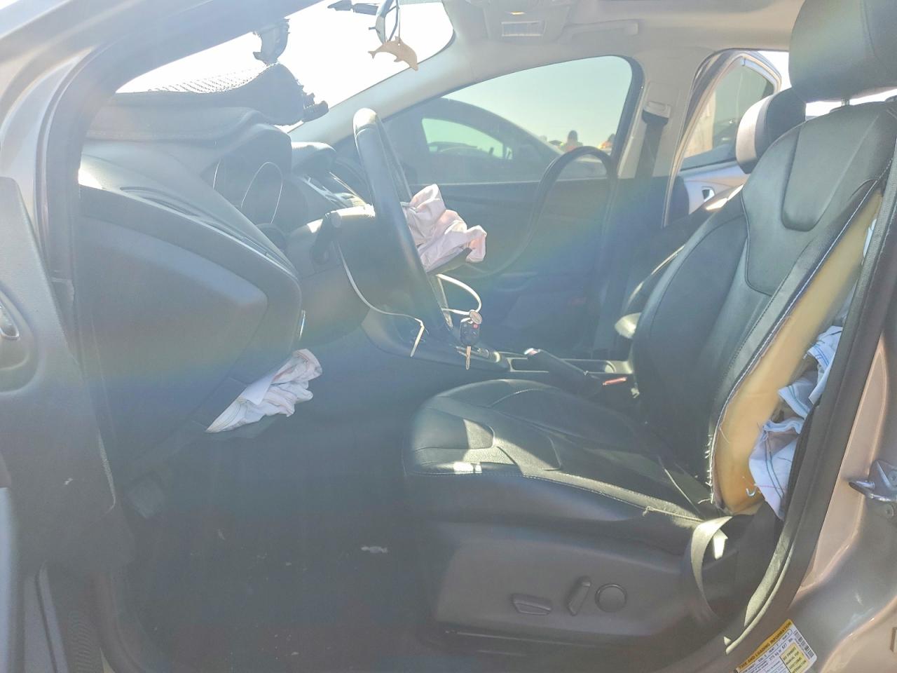 2015 FORD FOCUS SE photo 7