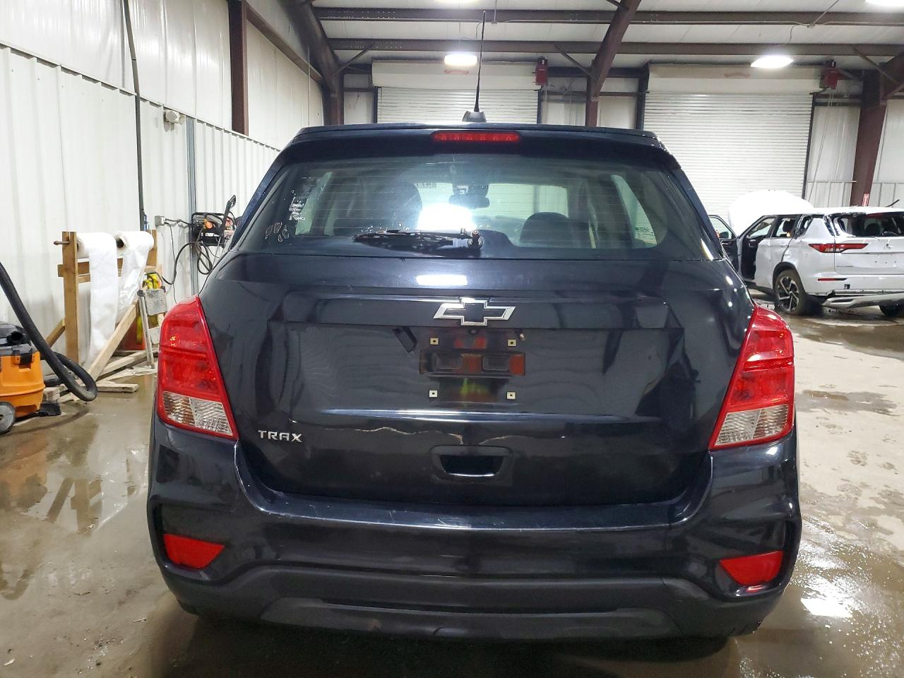 2019 CHEVROLET TRAX LS photo 11