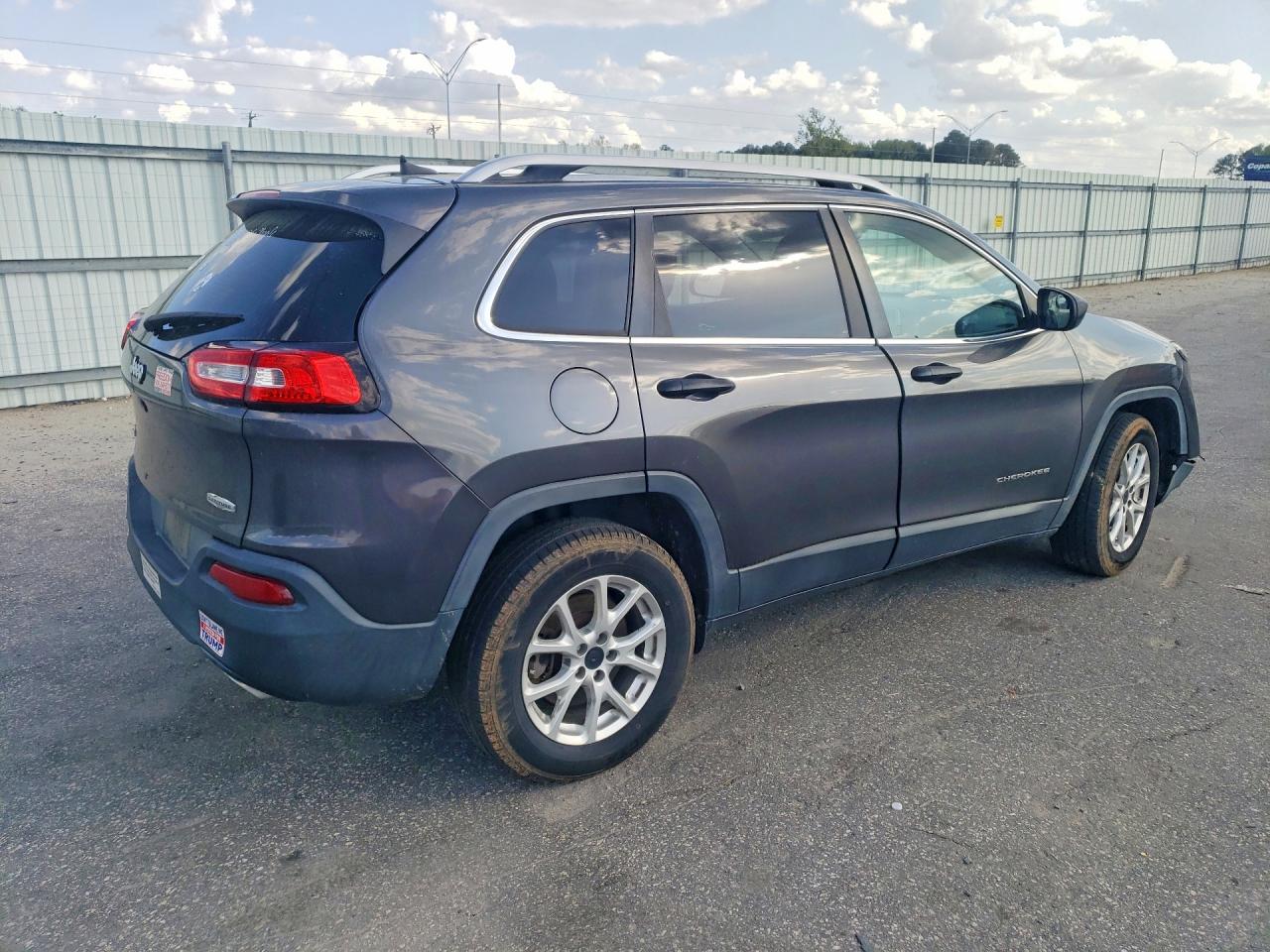 2017 JEEP CHEROKEE LATITUDE photo 5