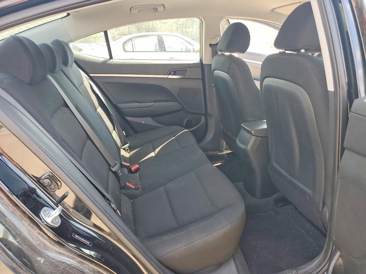 2019 HYUNDAI ELANTRA SE photo 19