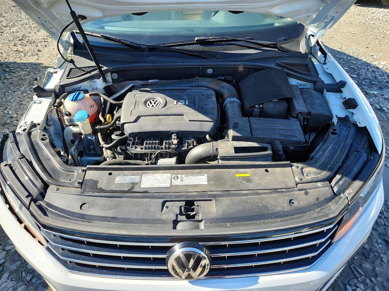 2017 VOLKSWAGEN PASSAT S photo 21
