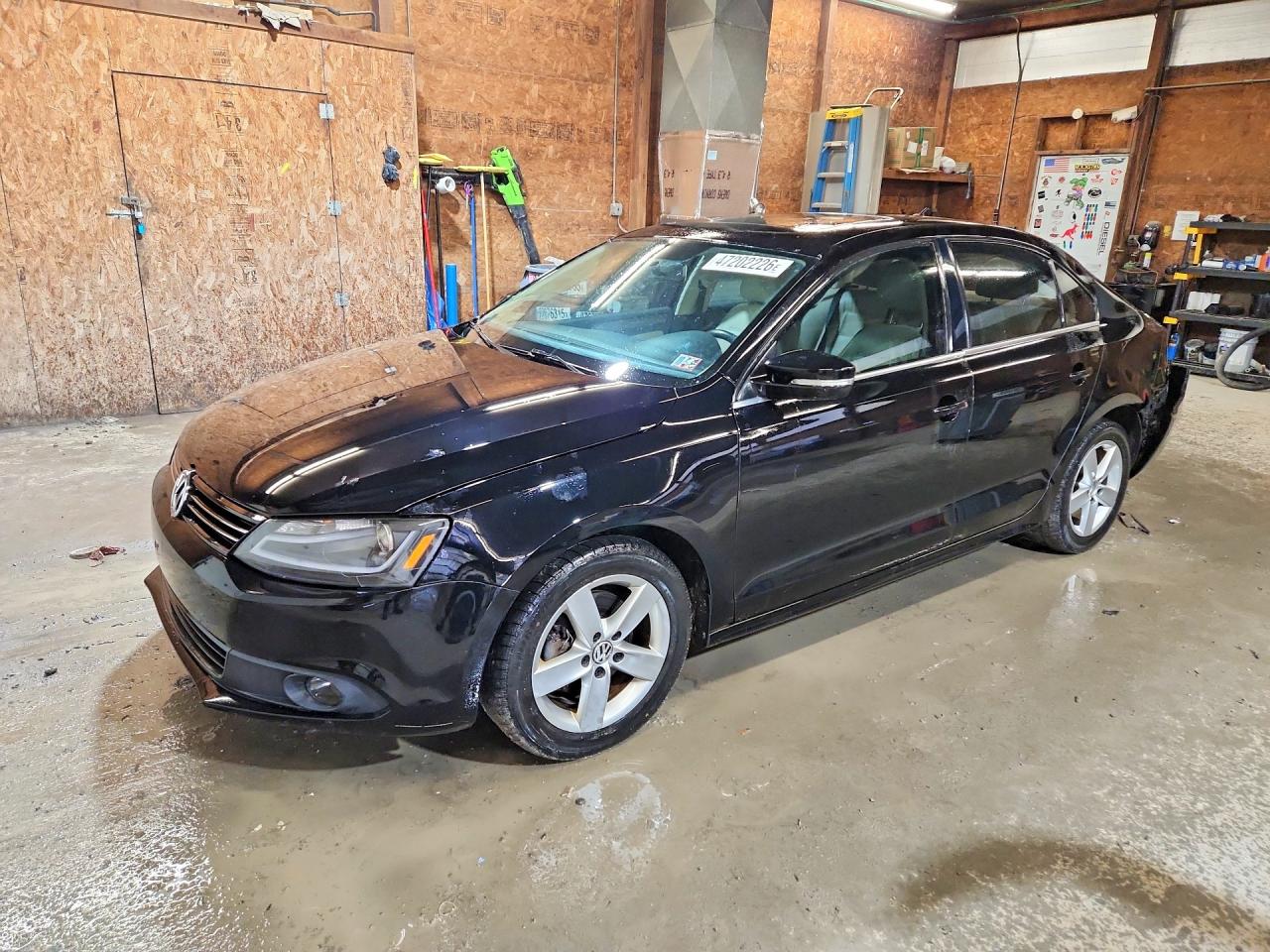 2013 VOLKSWAGEN JETTA TDI photo 2