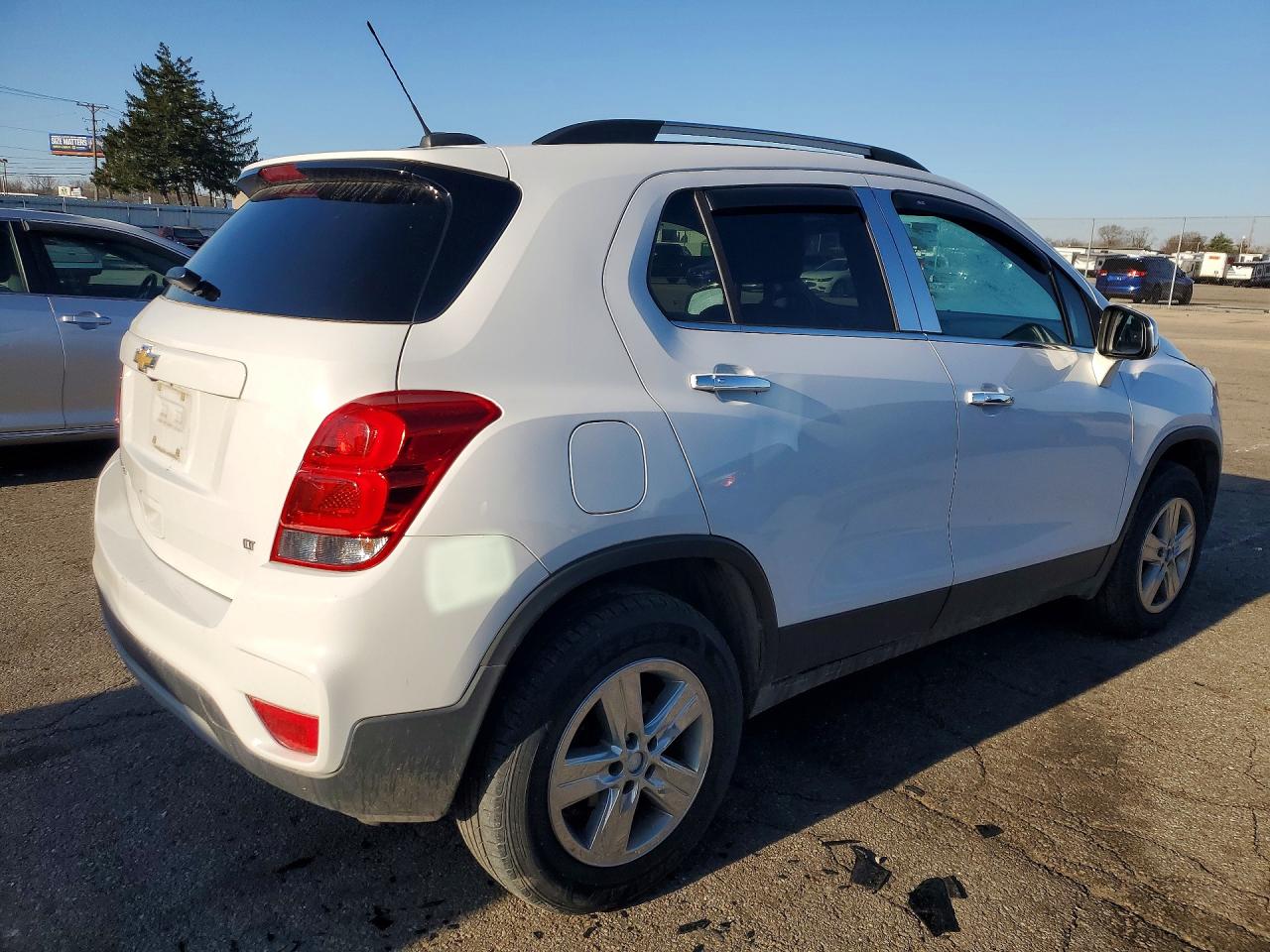 2017 CHEVROLET TRAX 1LT photo 5