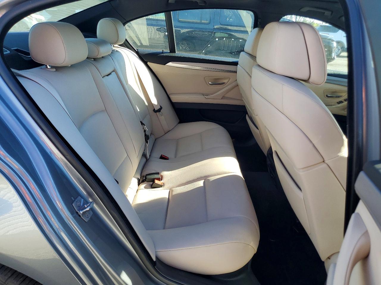 2011 BMW 550 I photo 10