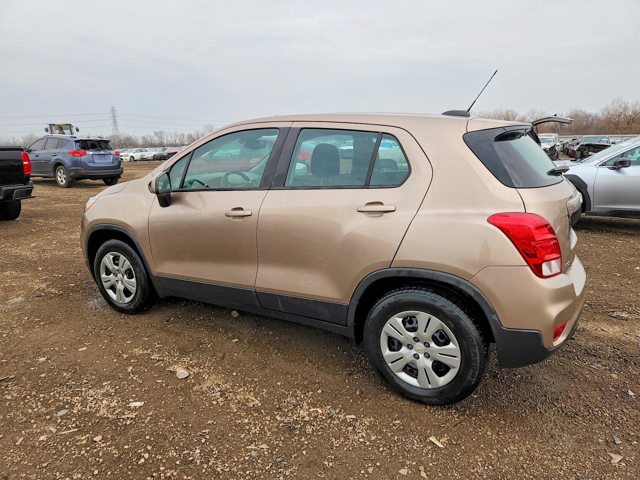 2018 CHEVROLET TRAX LS photo 2