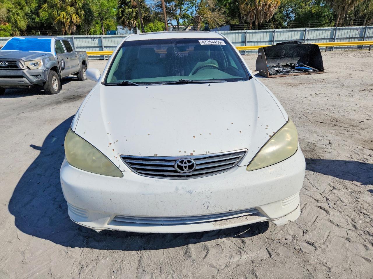 2005 TOYOTA CAMRY LE photo 17