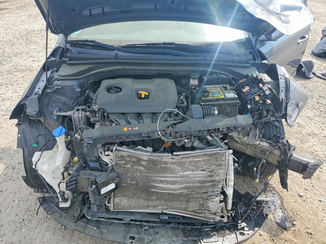 2019 HYUNDAI ELANTRA SE photo 21