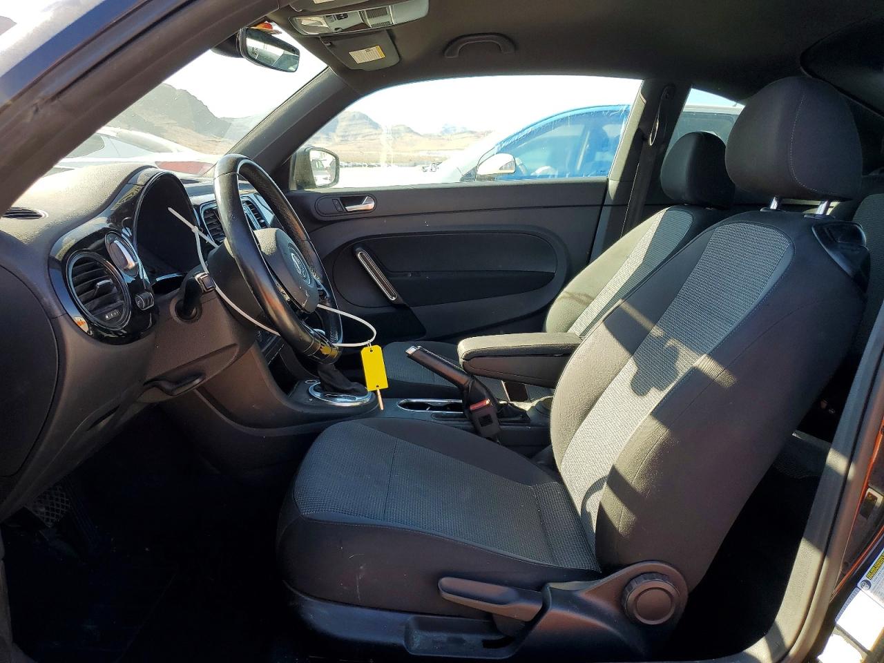 2017 VOLKSWAGEN BEETLE 1.8T photo 19
