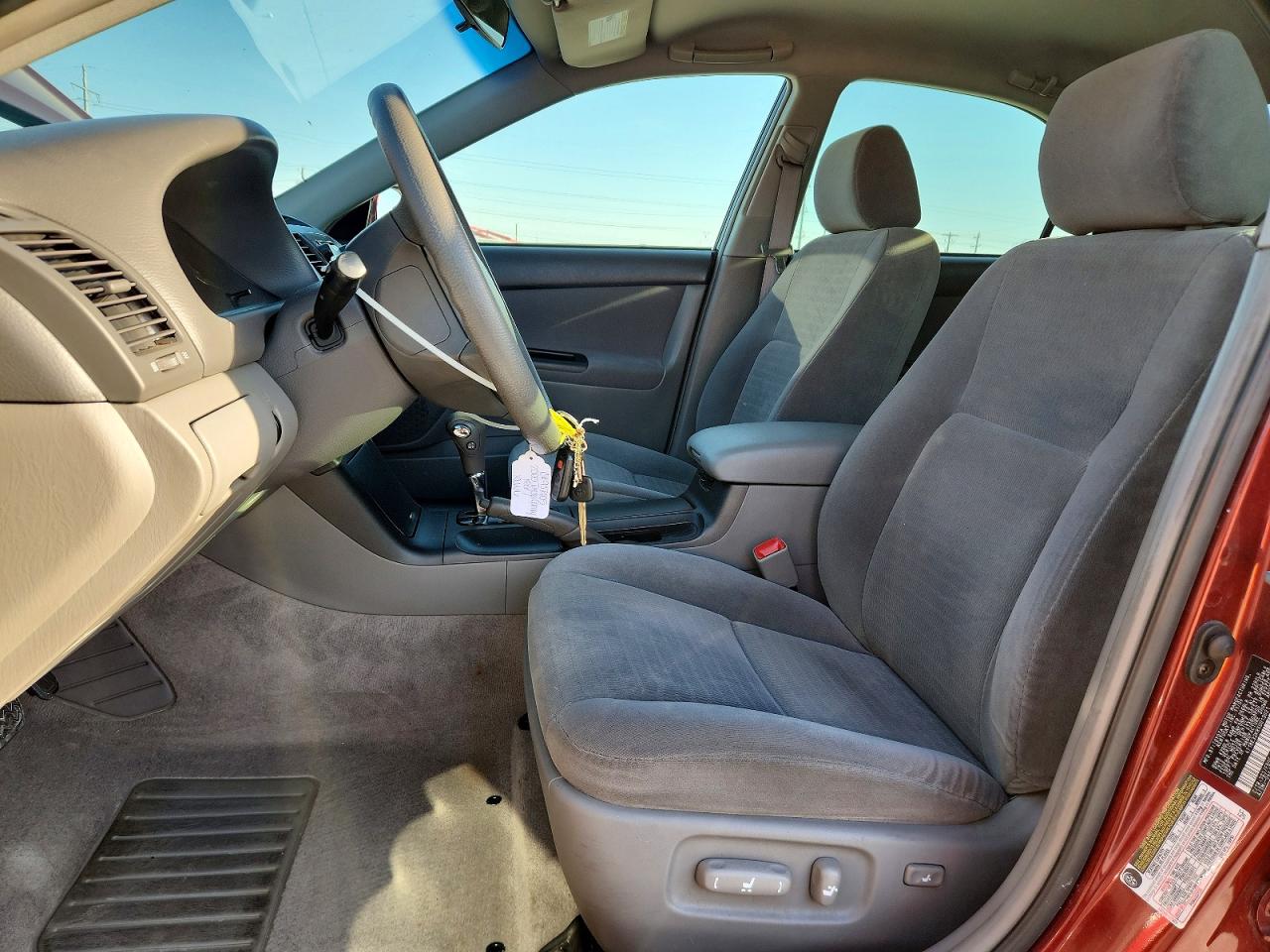 2005 TOYOTA CAMRY photo 19