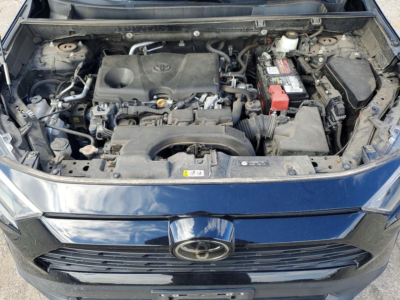 2021 TOYOTA RAV4 LE photo 12