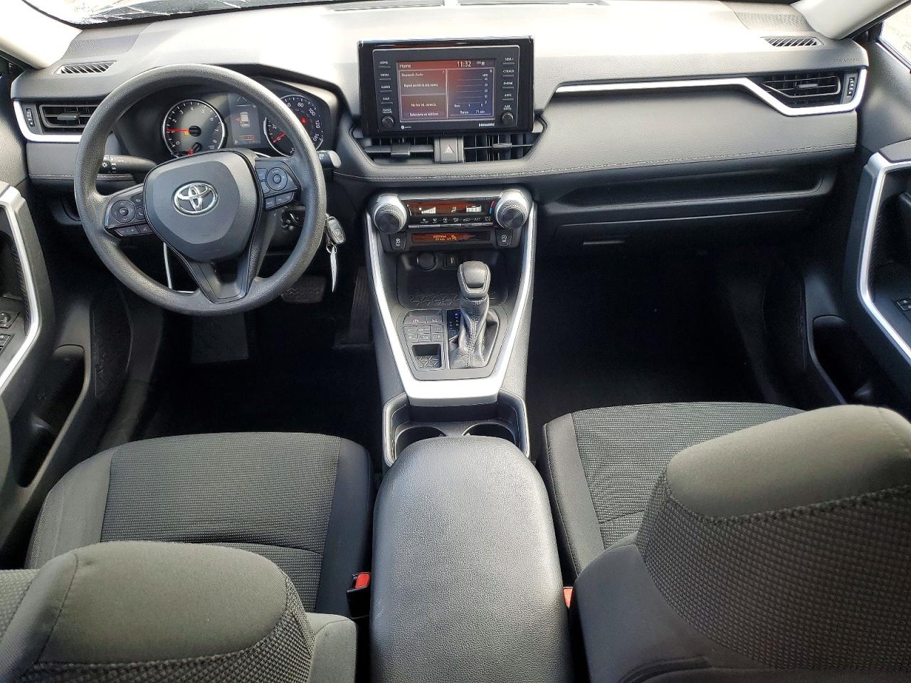 2021 TOYOTA RAV4 LE photo 8
