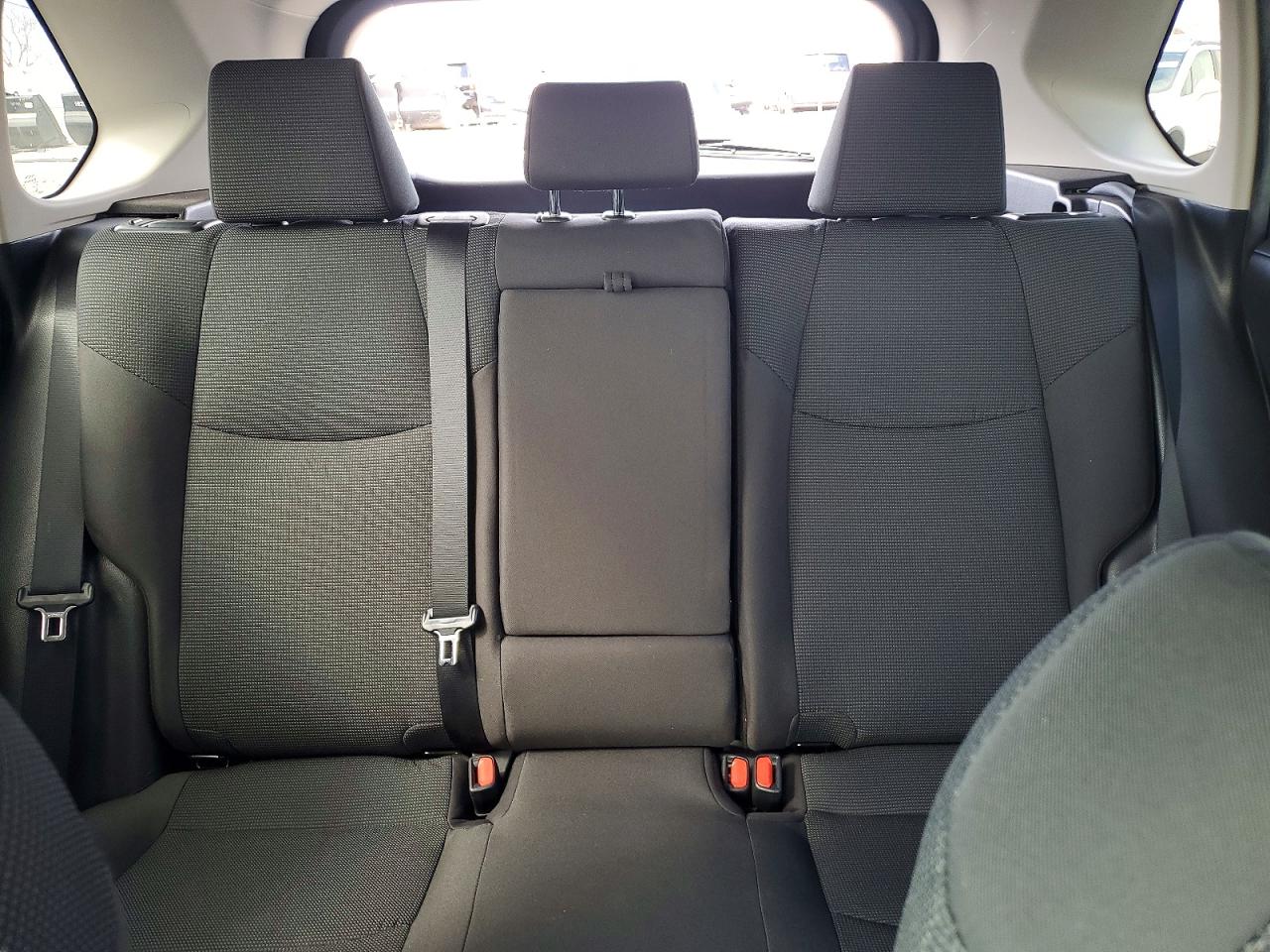 2021 TOYOTA RAV4 LE photo 10
