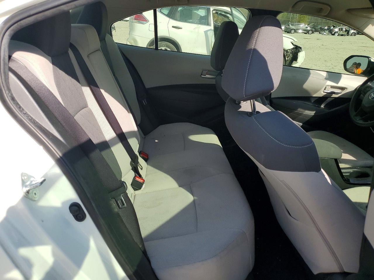 2020 TOYOTA COROLLA LE photo 10
