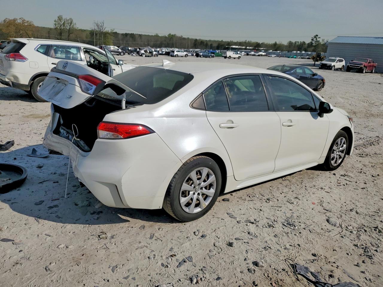 2020 TOYOTA COROLLA LE photo 3