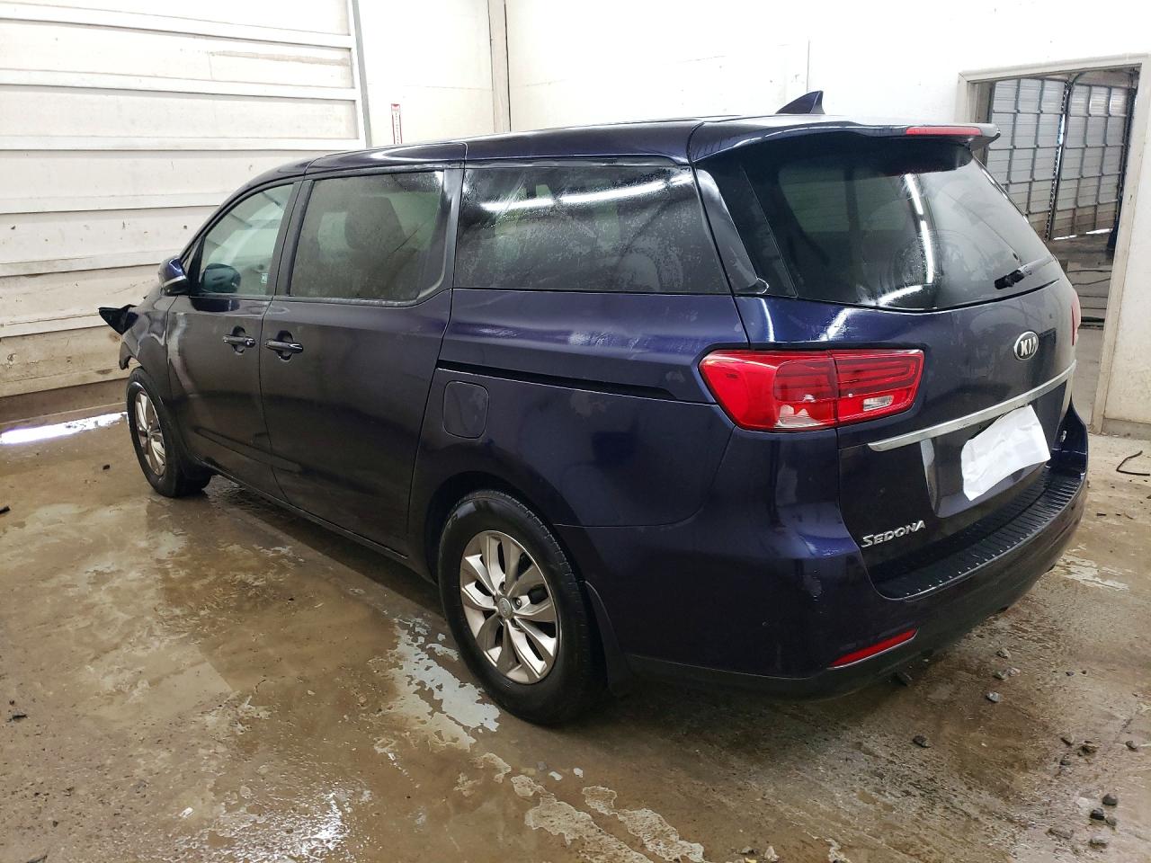 2019 KIA SEDONA LX photo 2