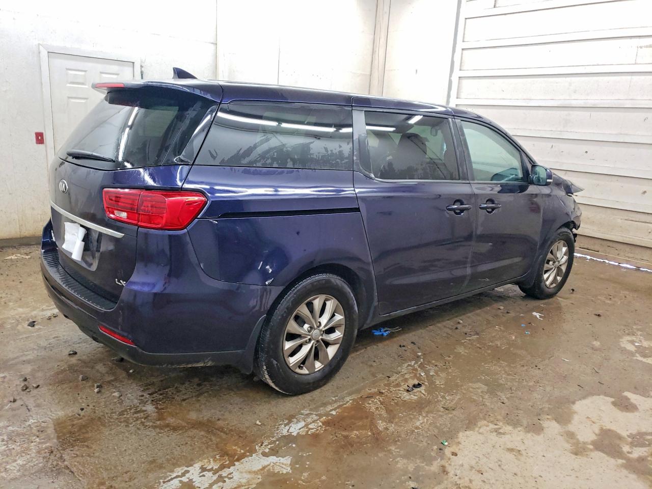 2019 KIA SEDONA LX photo 3