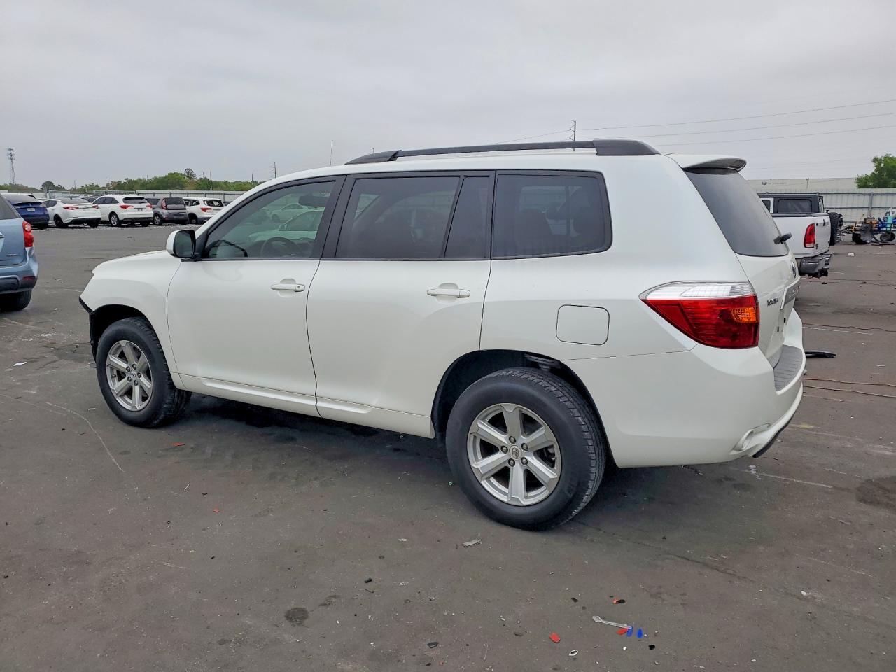 2009 TOYOTA HIGHLANDER BASE photo 4