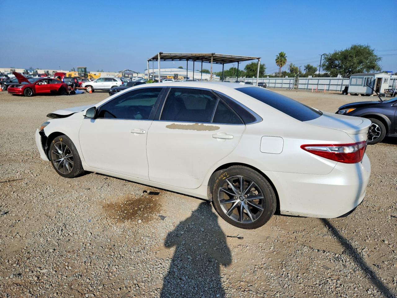 2015 TOYOTA CAMRY XSE photo 4