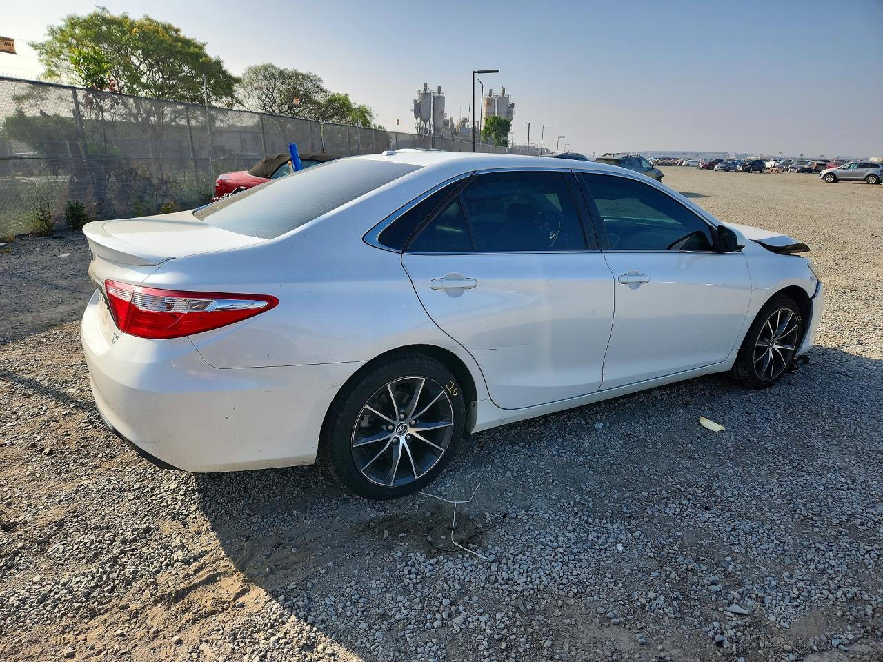2015 TOYOTA CAMRY XSE photo 7