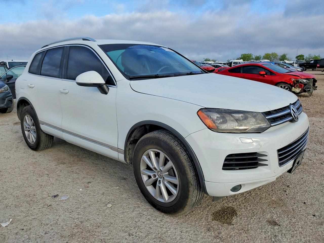2013 VOLKSWAGEN TOUAREG photo 10