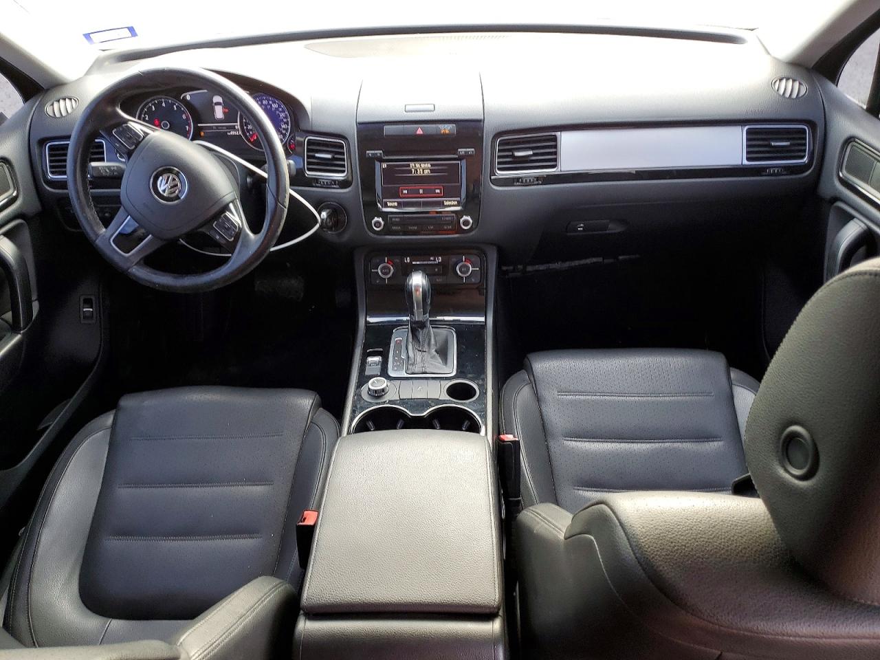 2013 VOLKSWAGEN TOUAREG photo 22