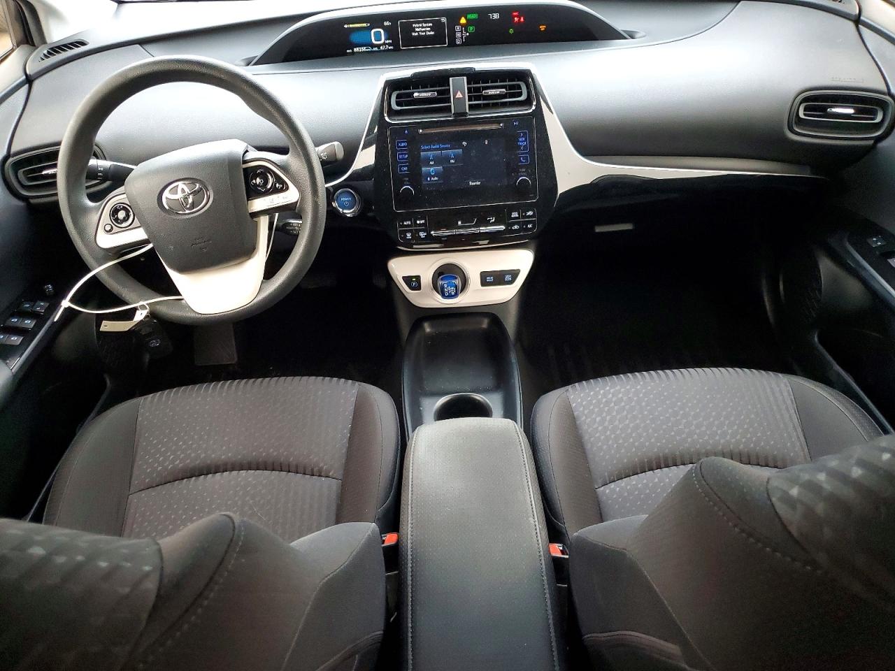 2017 TOYOTA PRIUS TWO photo 8