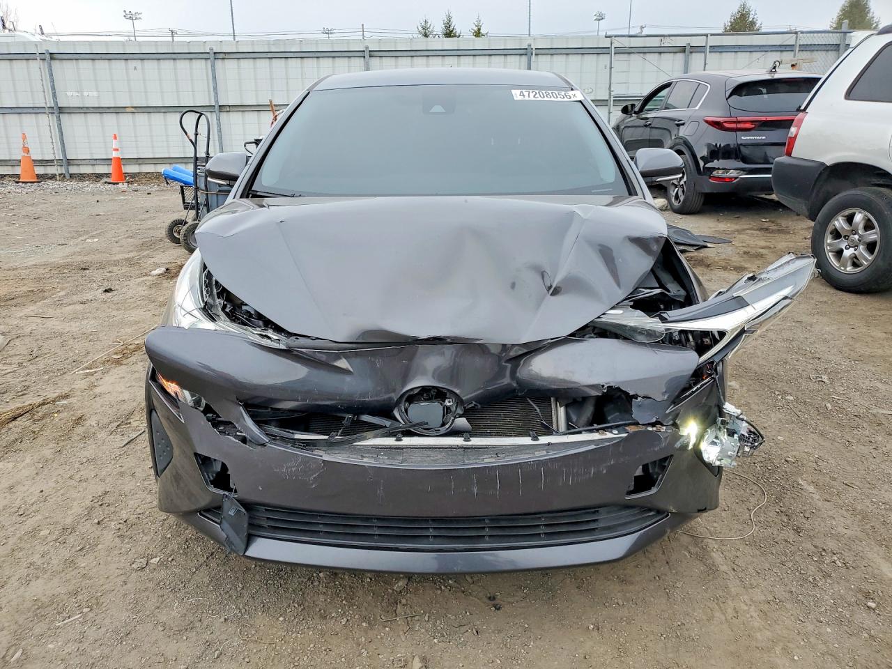 2017 TOYOTA PRIUS TWO photo 5