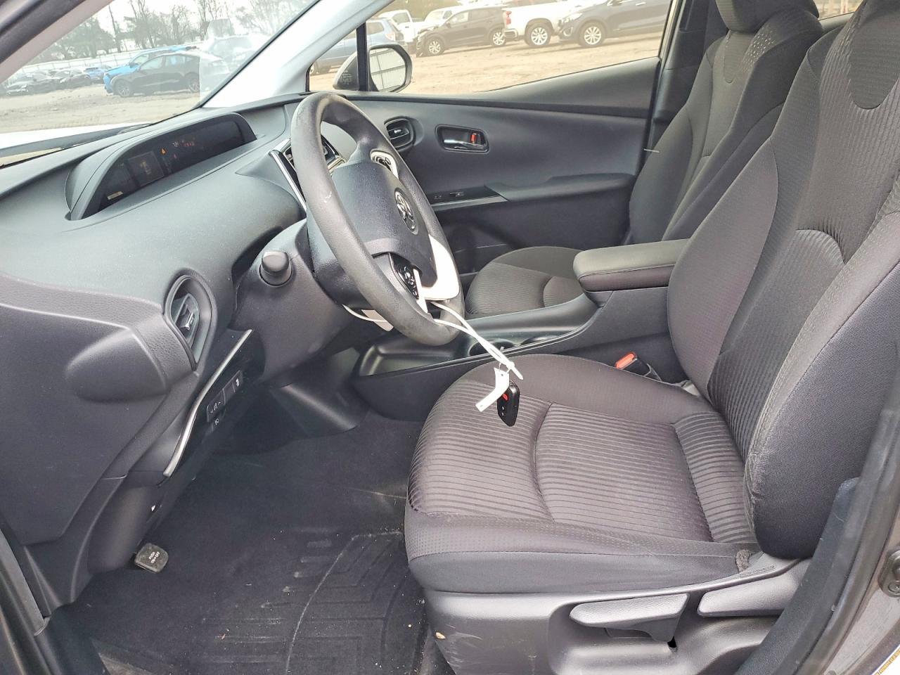 2017 TOYOTA PRIUS TWO photo 7