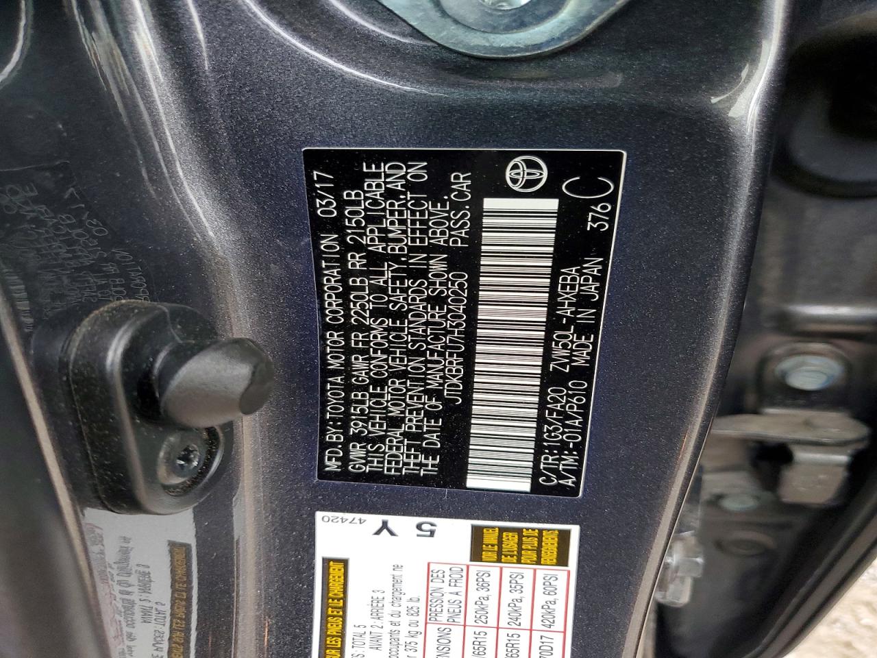 2017 TOYOTA PRIUS TWO photo 12