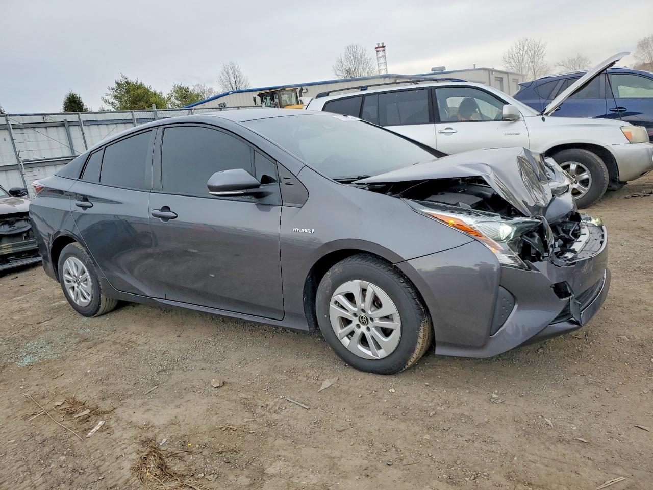 2017 TOYOTA PRIUS TWO photo 4