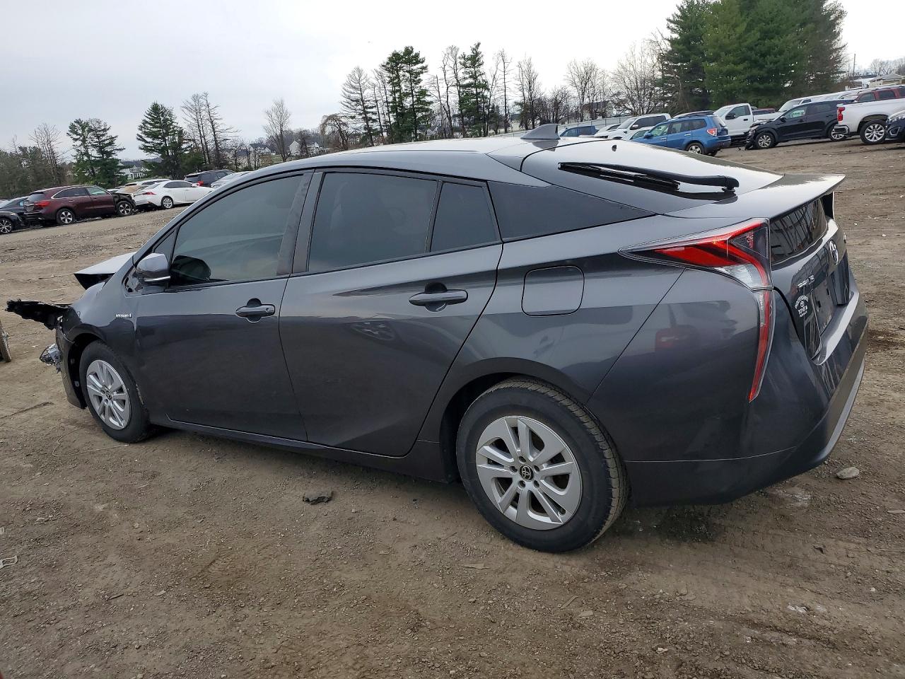 2017 TOYOTA PRIUS TWO photo 2