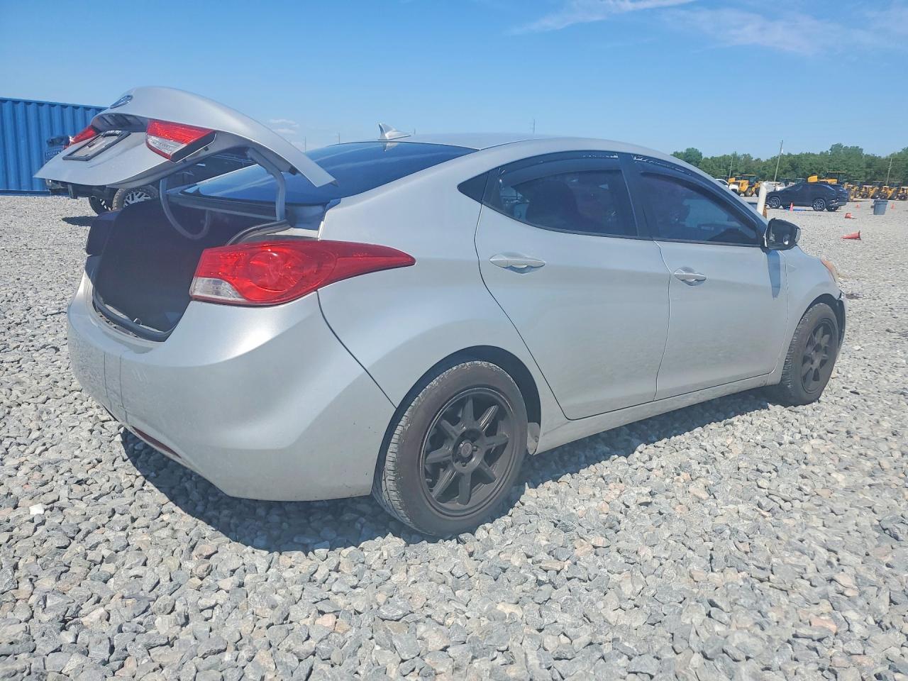 2013 HYUNDAI ELANTRA GLS photo 3
