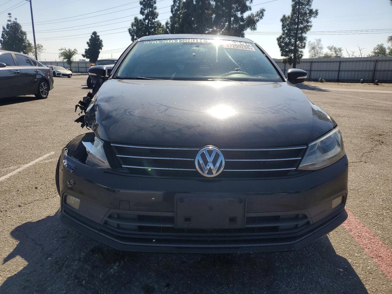 2015 VOLKSWAGEN JETTA SE photo 9