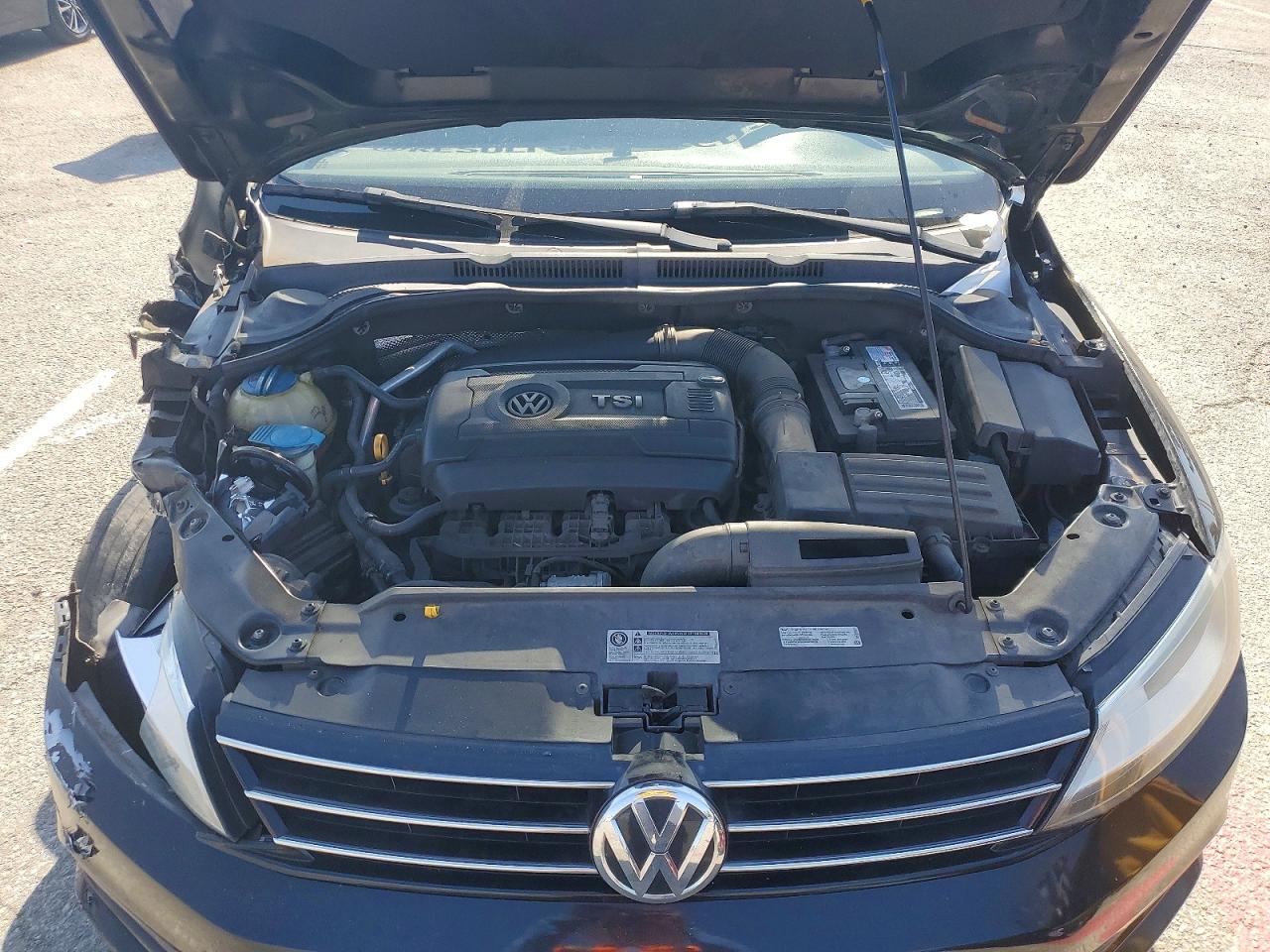 2015 VOLKSWAGEN JETTA SE photo 21