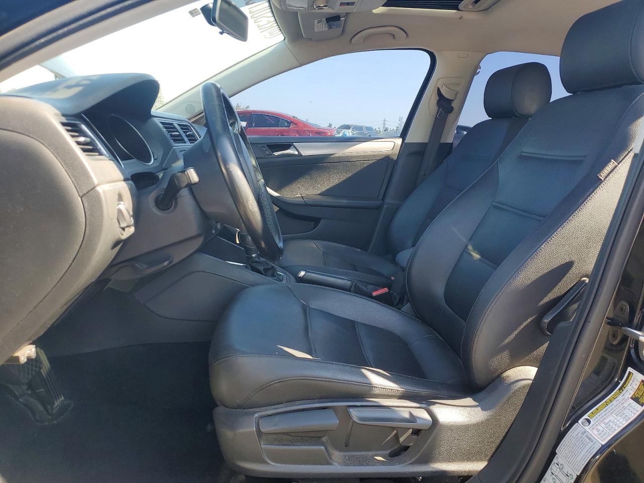 2015 VOLKSWAGEN JETTA SE photo 13
