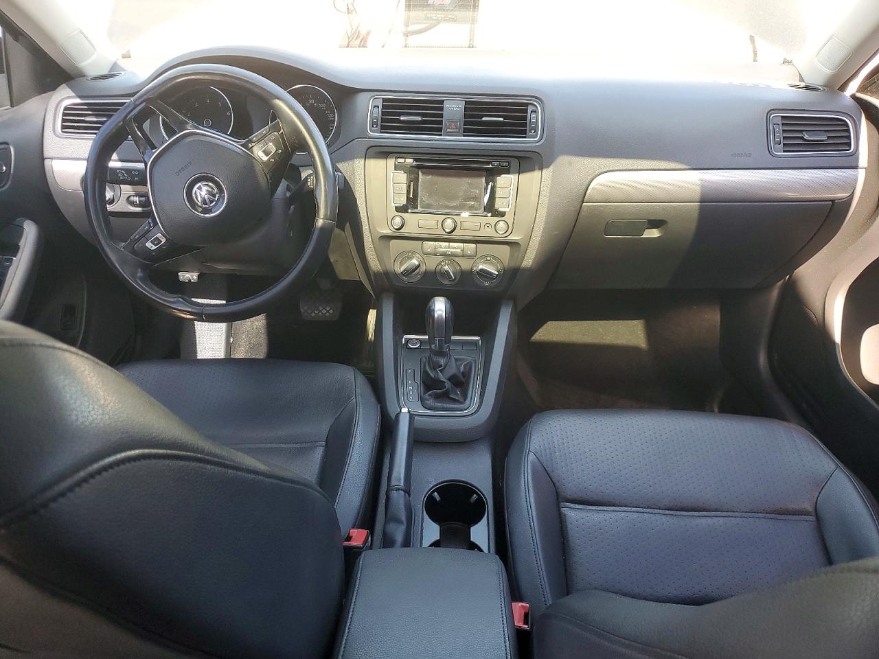 2015 VOLKSWAGEN JETTA SE photo 15