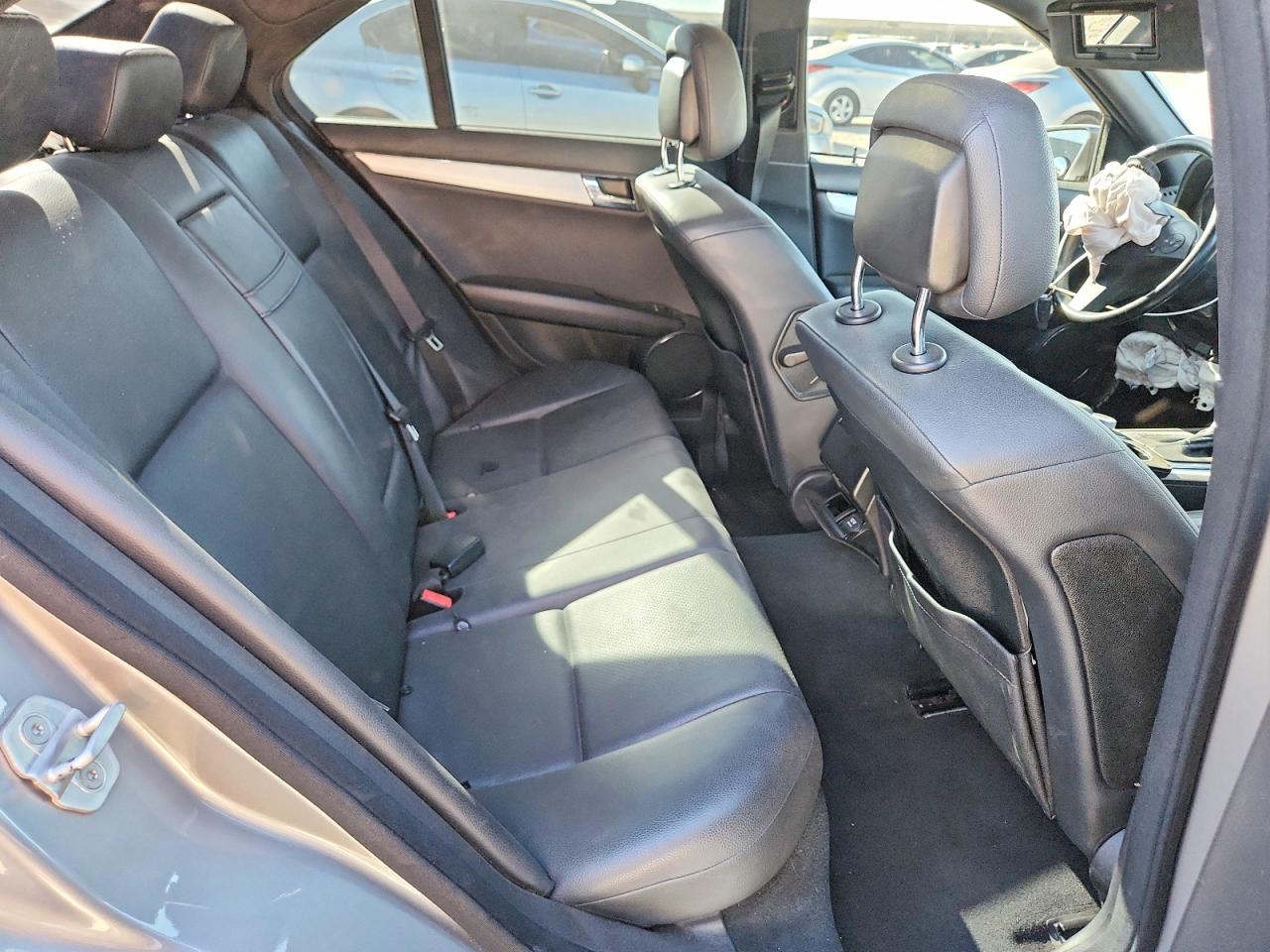 2011 MERCEDES-BENZ C 300 photo 10