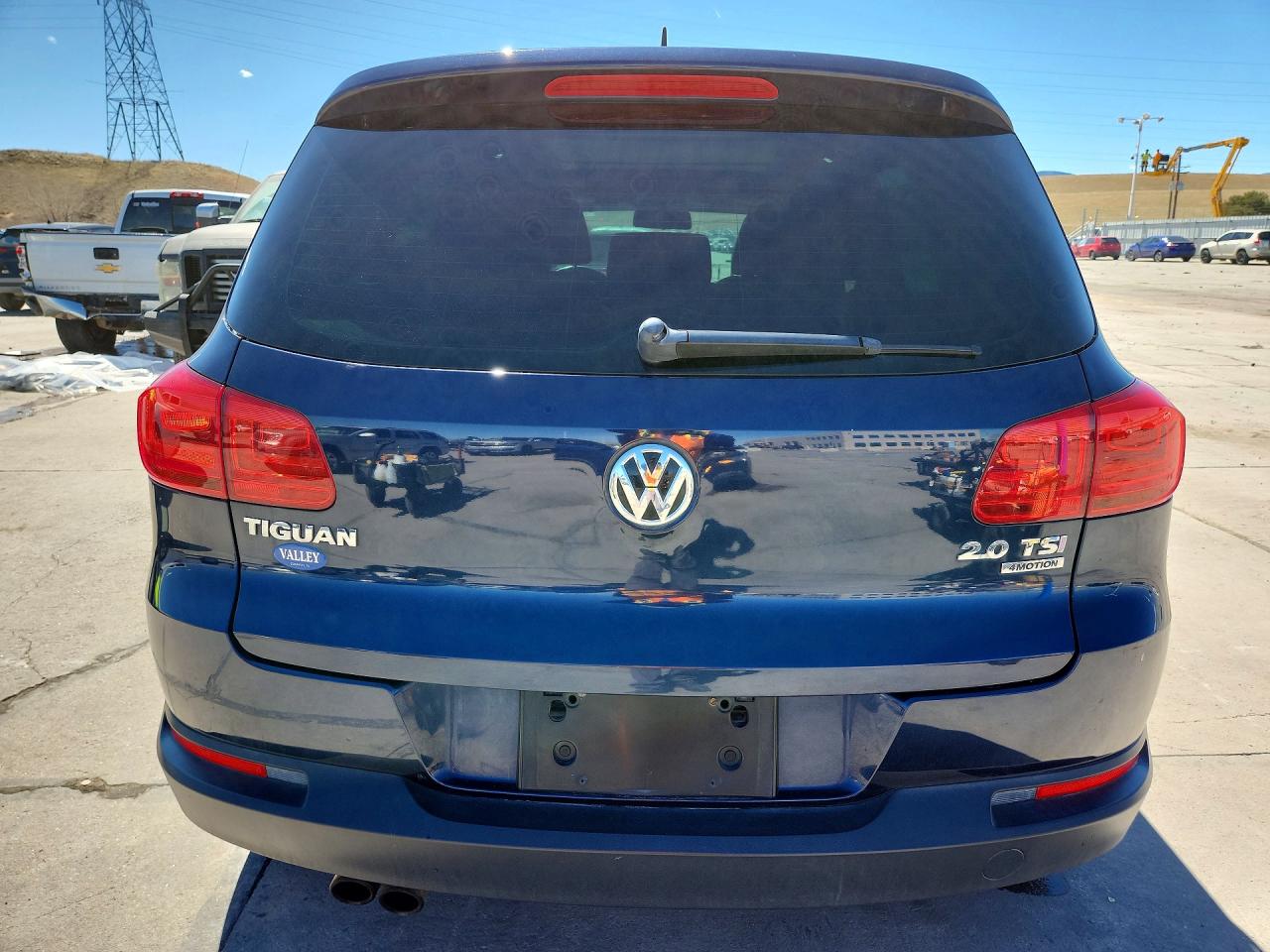 2013 VOLKSWAGEN TIGUAN S photo 6