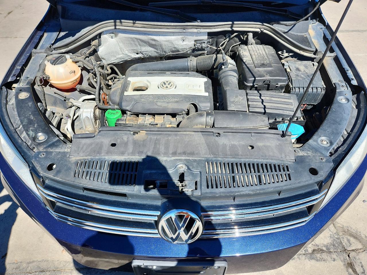 2013 VOLKSWAGEN TIGUAN S photo 12