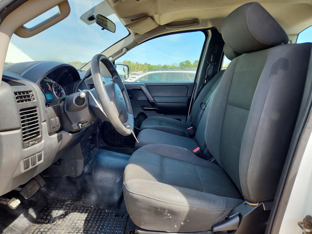 2012 NISSAN TITAN S photo 7