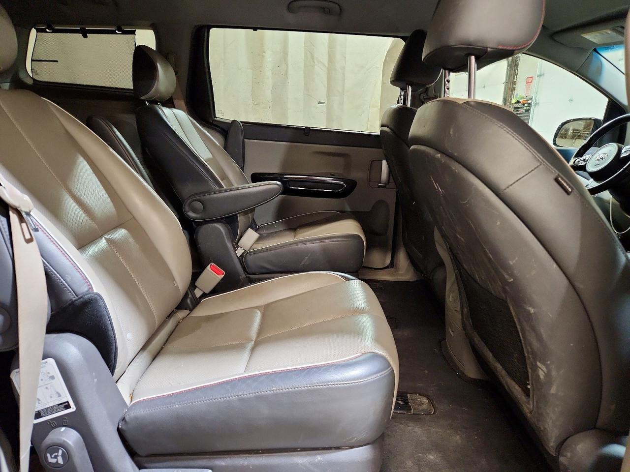 2016 KIA SEDONA SX photo 21
