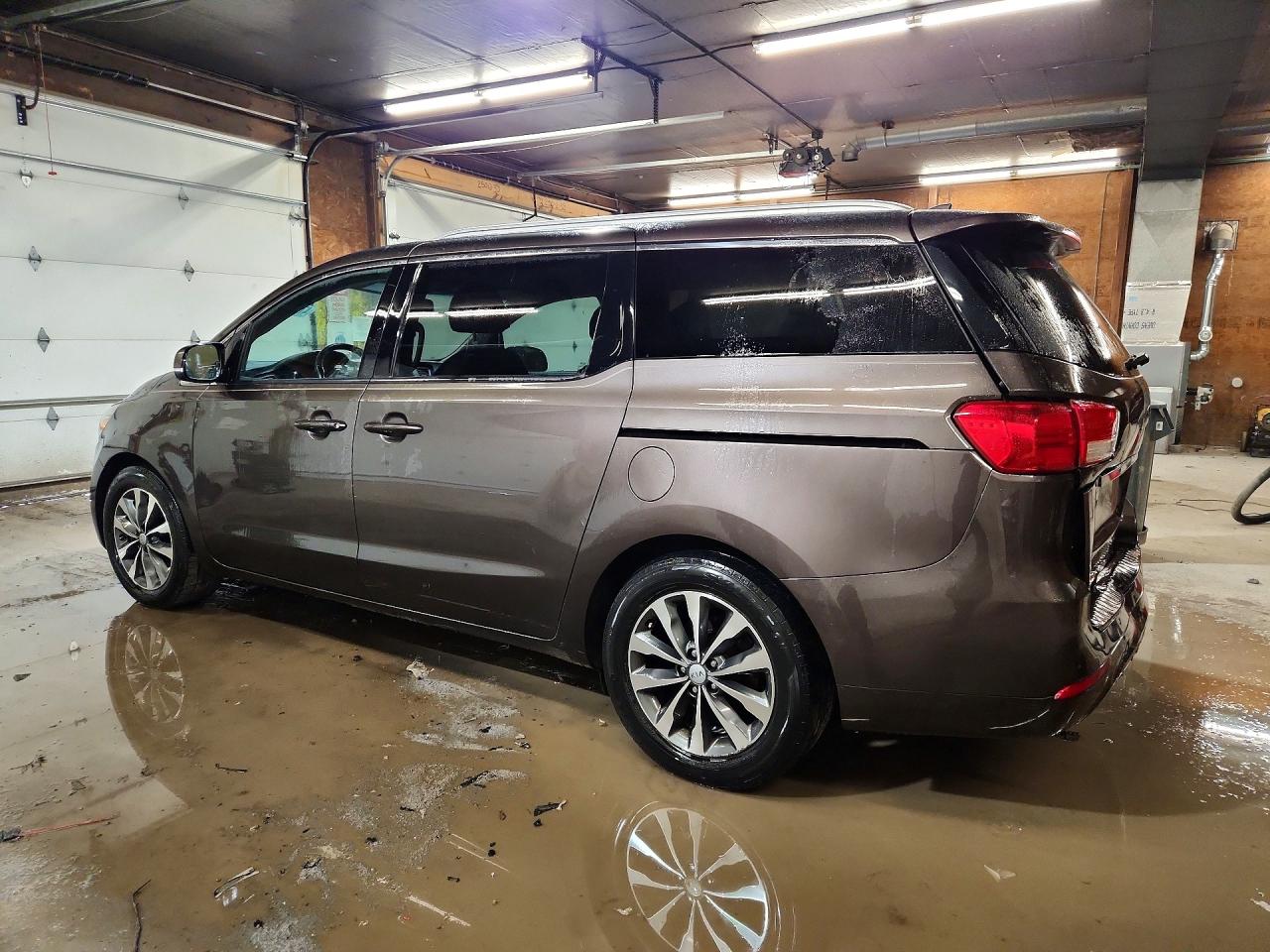 2016 KIA SEDONA SX photo 3