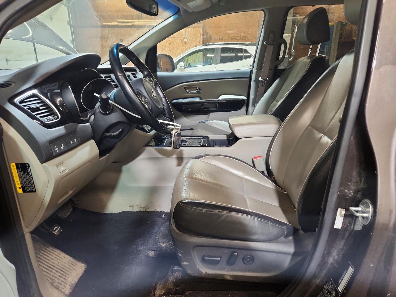2016 KIA SEDONA SX photo 13
