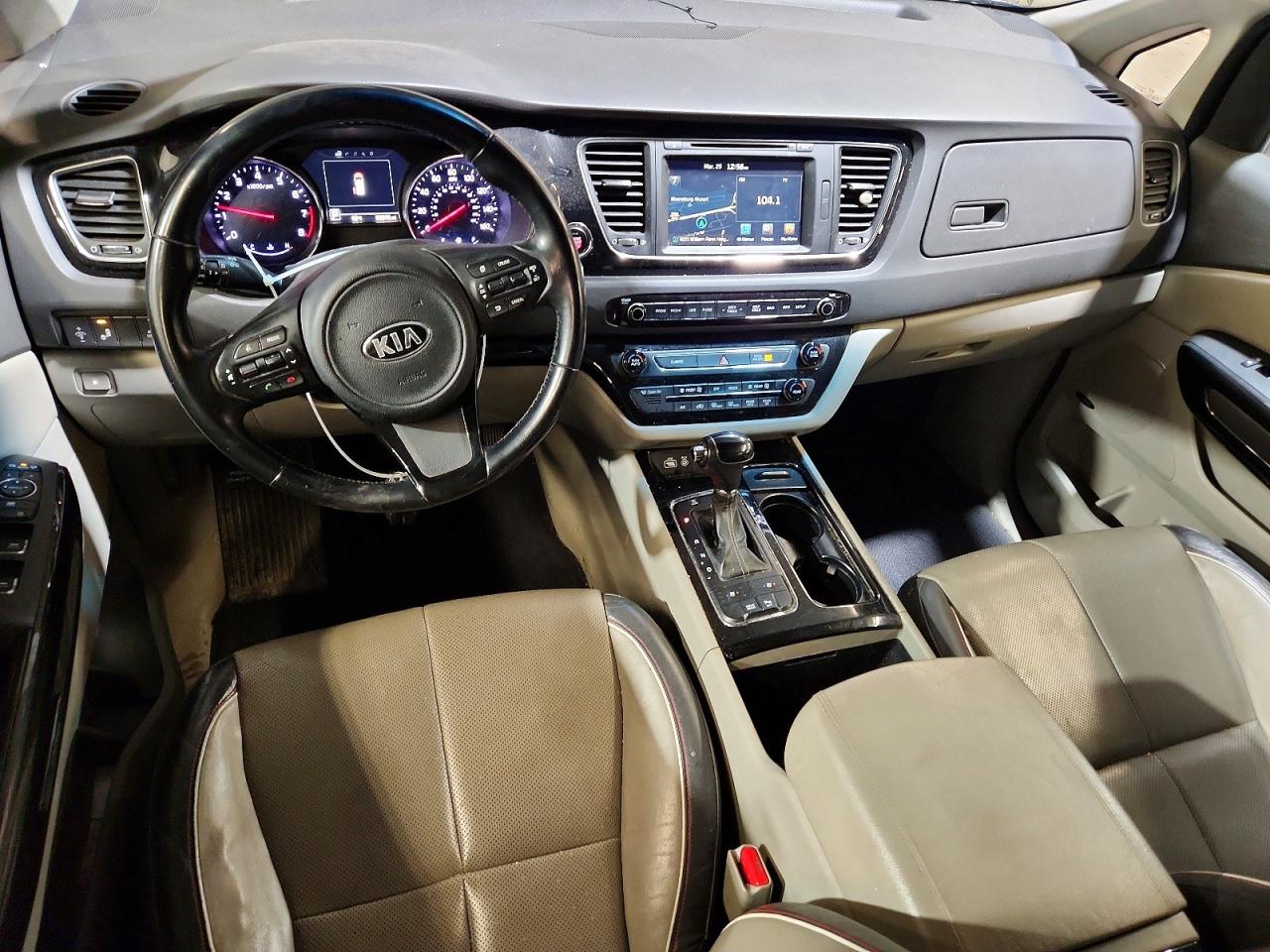 2016 KIA SEDONA SX photo 15
