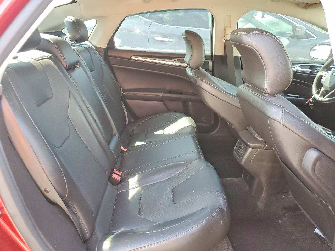 2015 FORD FUSION TITANIUM photo 28