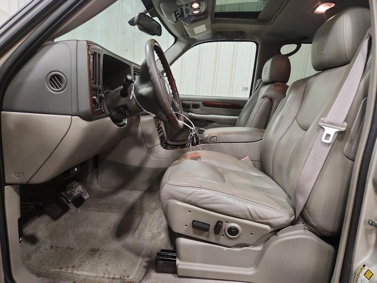 2005 CADILLAC ESCALADE LUXURY photo 13