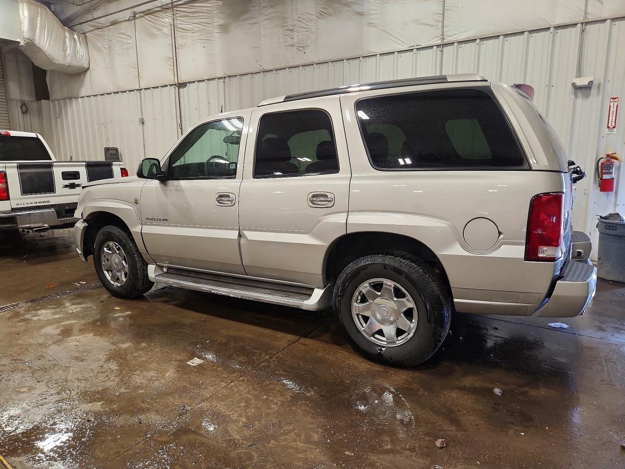 2005 CADILLAC ESCALADE LUXURY photo 3