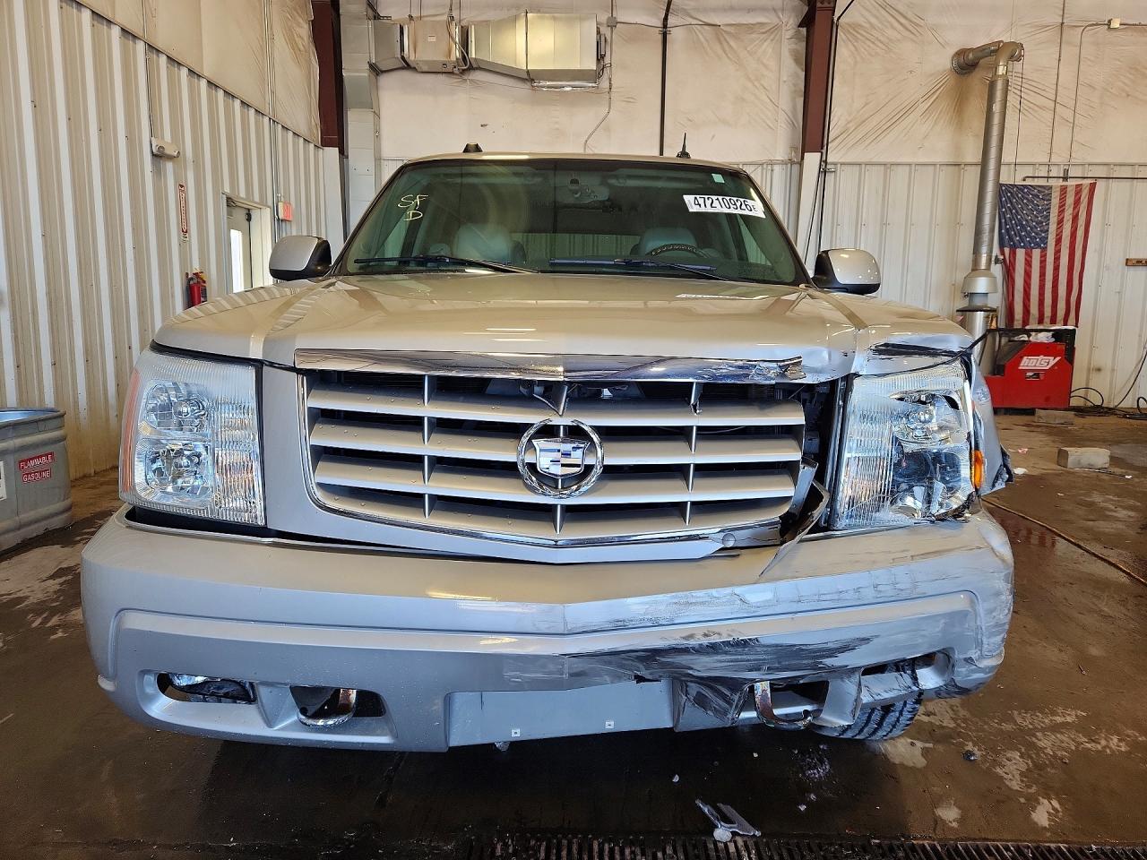 2005 CADILLAC ESCALADE LUXURY photo 9